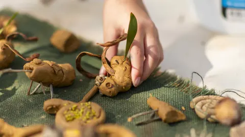 Polyglot Bees Clay 13